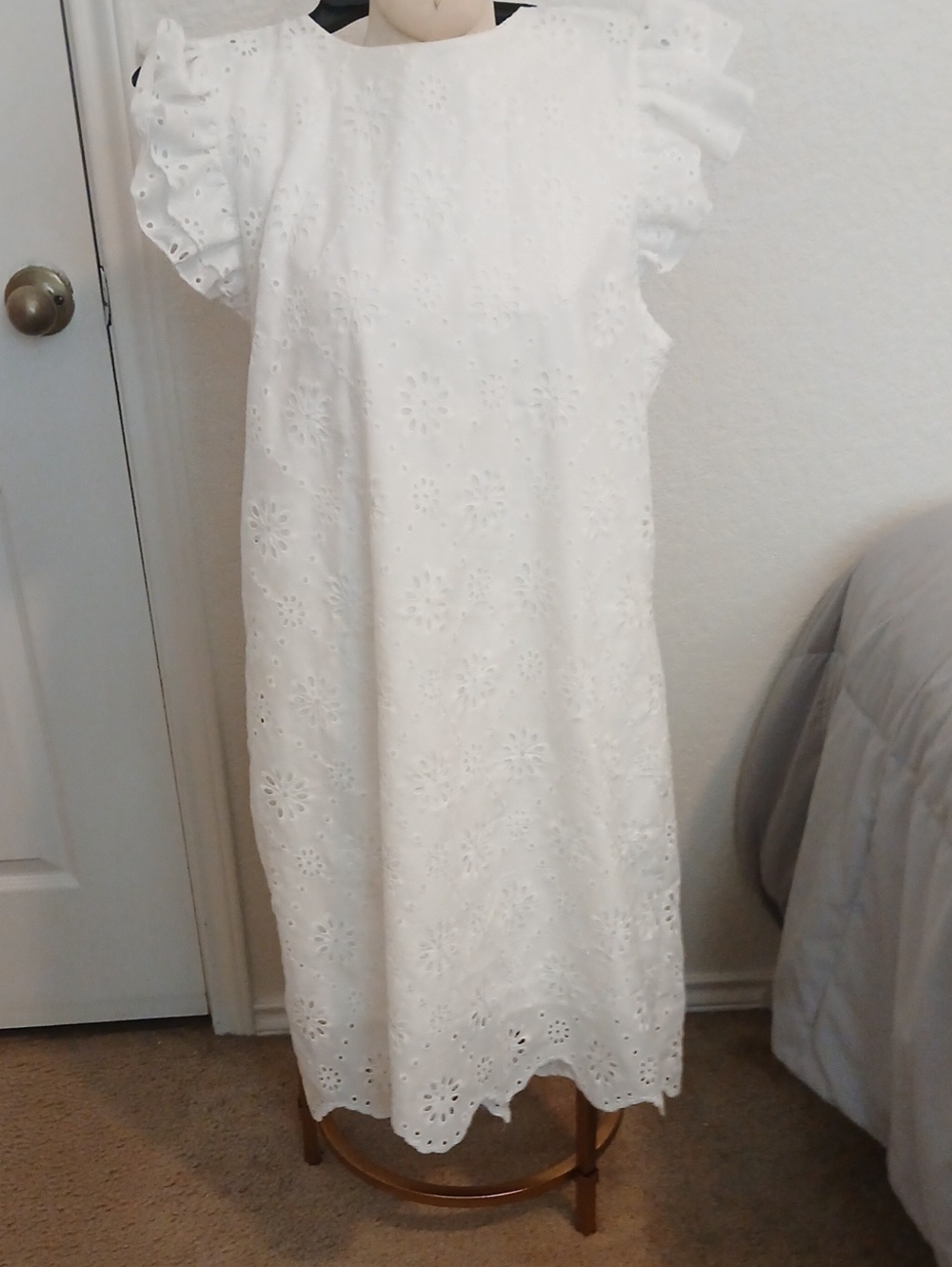 Women’s White Eyelet Ruffle Sleeve Dress